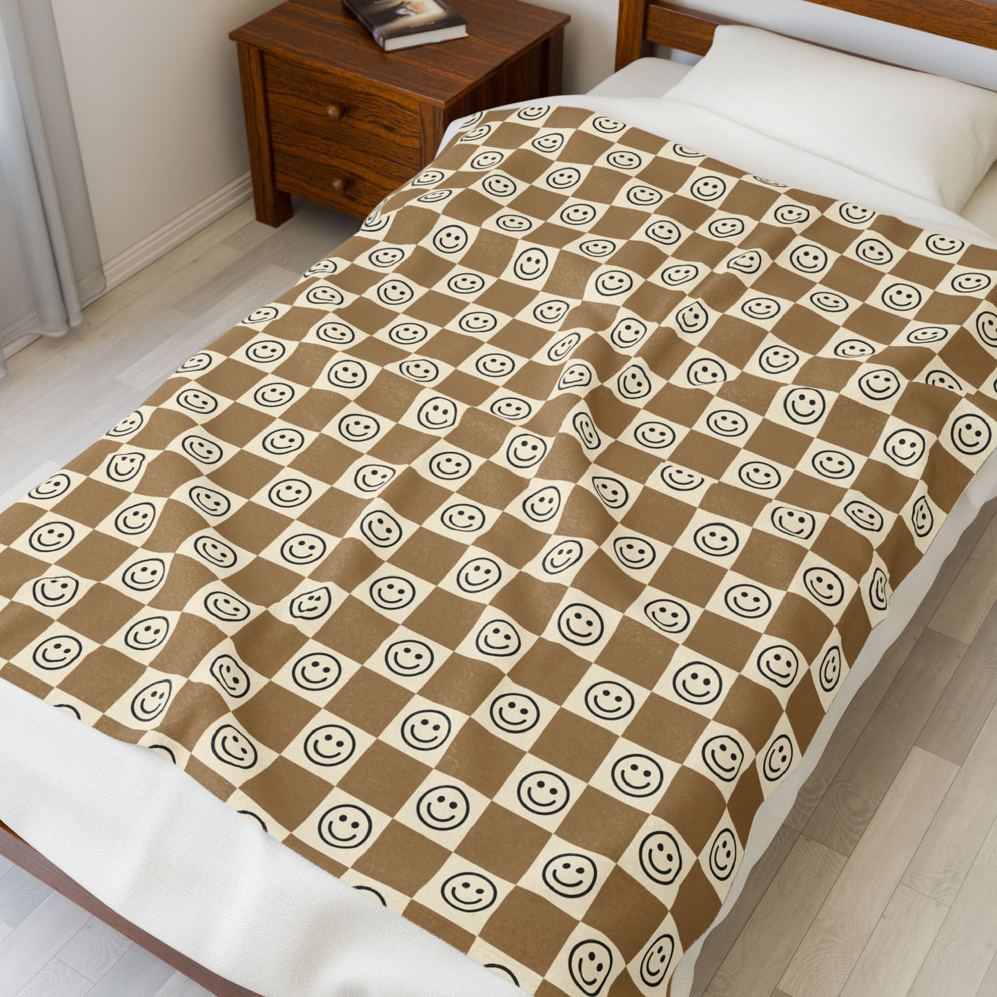 Cozy Velveteen Plush Blanket, Soft Throw for Comfort, Home Decor, Gift for Her, Snuggle Blanket, Cheerful Smiley Pattern